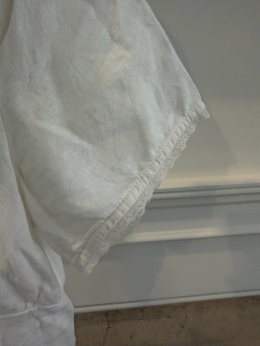 Joie Linen White V-Neck Button-Front Lace Trimmed Cottage Core Women's Top - Picture 5 of 6